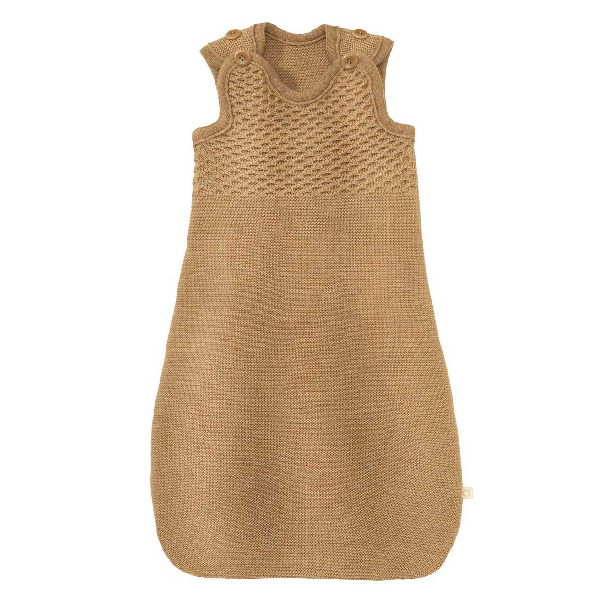 disana Träger-Schlafsack Karamell, Bio-Merinowolle, Linkslinksstrick, breite Träger mit Knopfverschluss, Brust im Wabenstrick