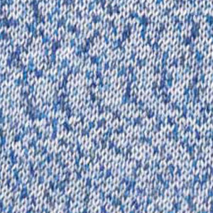 Nahaufnahme des disana Baumwoll-Pullover-Stricks, Farbe Taubenblau Spray mit bunten Einschlüssen in Mittel, dunkelblau & Grau